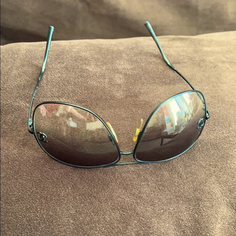Chanel Aviator Sunglasses - Picture 7 of 16
